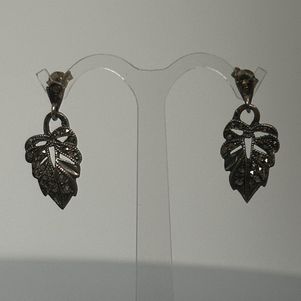 Elegant 925 sterling silver Crystals Leaf Drop Earrings
